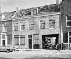 De Cleene Dobbelsteen, met Puntpoort, Nederstraat 16 Middelburg, 1984.JPG