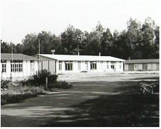Clubhuis E.M.M. Nadorstweg, rechts, 1972.JPG