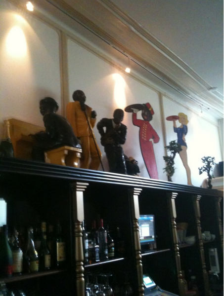 Bestand:Boven de bar ZROWP.PNG