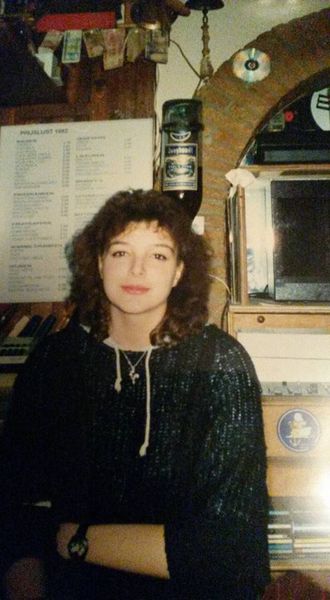 Bestand:Conny La Grand Hoekje 1991.jpg