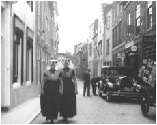 Sfeerbeeld Sint Janstraat, ca. 1938.JPG