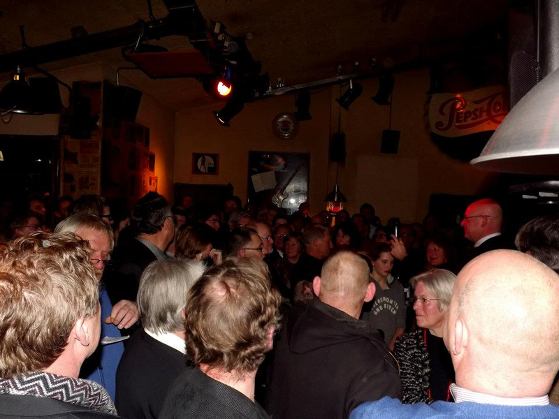 Bestand:Publiek Rutte feb 2012.png