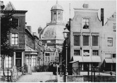 Rechts op de hoek Rotterdamsekaat Schuitvlotstraat Het Ossenhoofd, ca. 1870.JPG