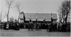 Opening wielerbaan met gelagkamer van Kees Gilde, april 1896.JPG
