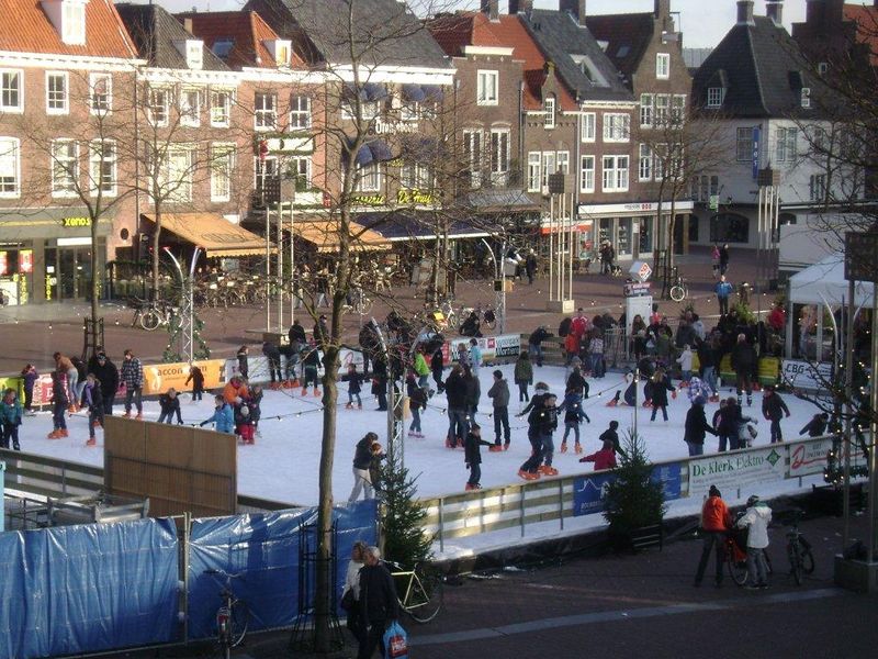 Bestand:IJsbaan 2009.jpg