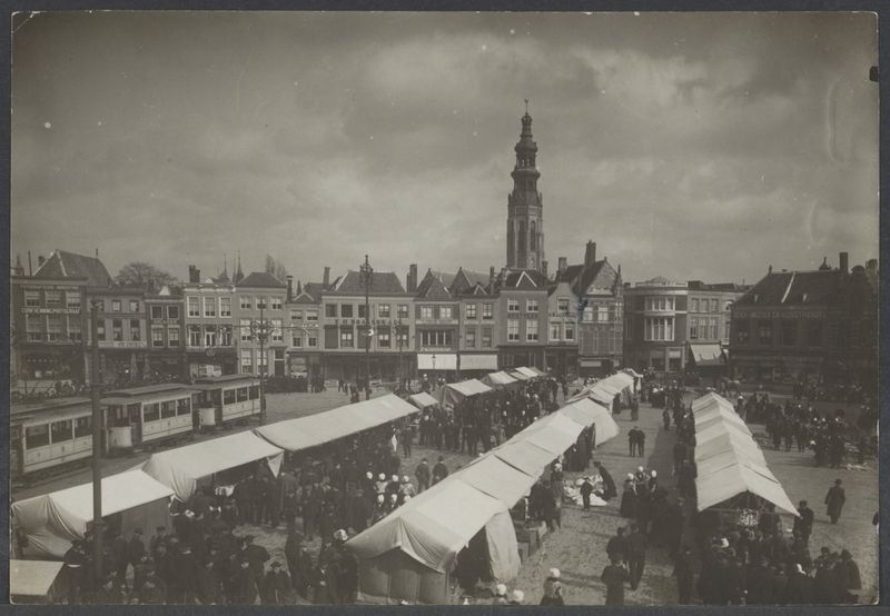 Bestand:Markt Abdijzijde jaartal onbekend.jpg