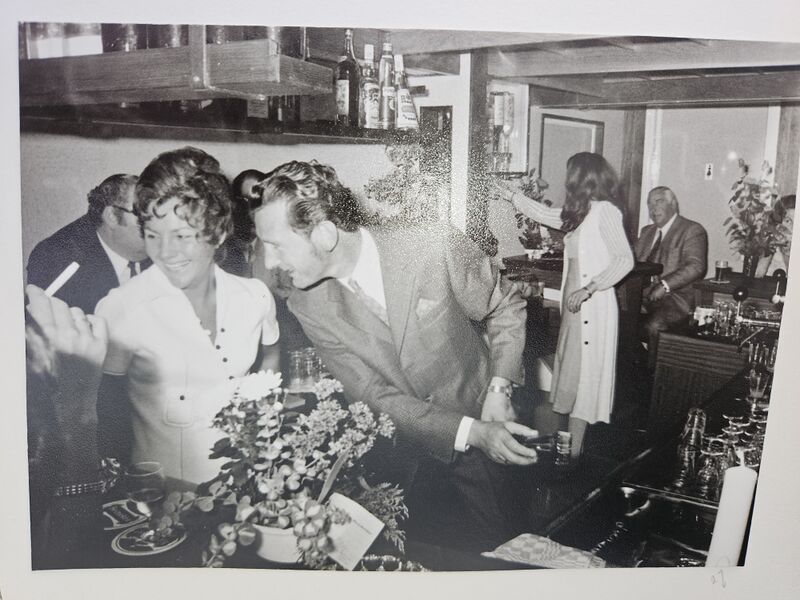Bestand:Opening Palladium-bar bezoekers.jpg