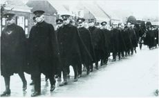 Begrafenis van een politieman in Sint laurens, 1924.JPG