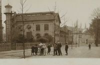 Gasfabriek met oude Schouwburg Middelburg ca 1900.JPG