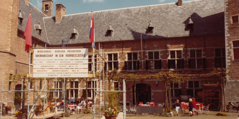 Bestand:Bodega Koffiehuis Abdij jaren 80.PNG