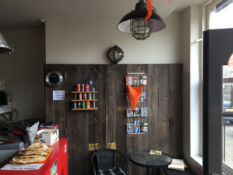 Bestand:Interieur De kaai april 2016.JPG