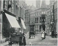 Straatbeeld Lange Delft anno ca. 1900.JPG