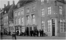 Rouaansekaai en het Zeeuwsch Koffiehuis, ca. 1930.JPG