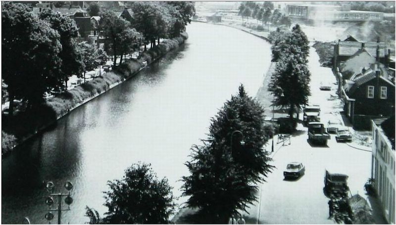 Bestand:Rechtsonder de Zandstraat; in het verlengde de Pottenbakkerssingel, ca. 1970.JPG